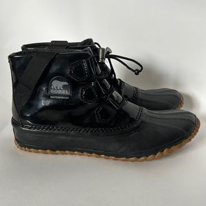 Sorel Women's Out 'n About Glow Apres Ski Boots